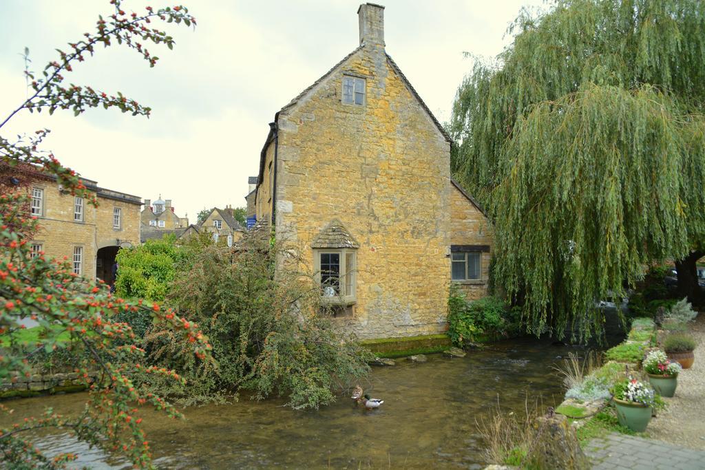 Coombe Cottage Sutton Green Exterior photo